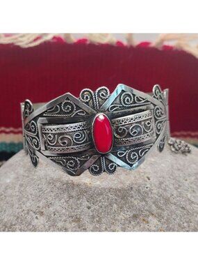 Silver Filigree Hinged Bangle Bracelet w/Faceted Coral Stone 15.4g Size 7